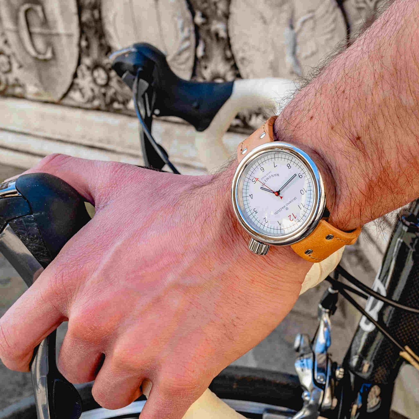 マノメトロ ホワイト・ダイヤル